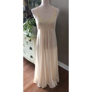 Vintage Lorraine Ivory Nylon Nightgown Lace Floral Embroidered 70s USA Large